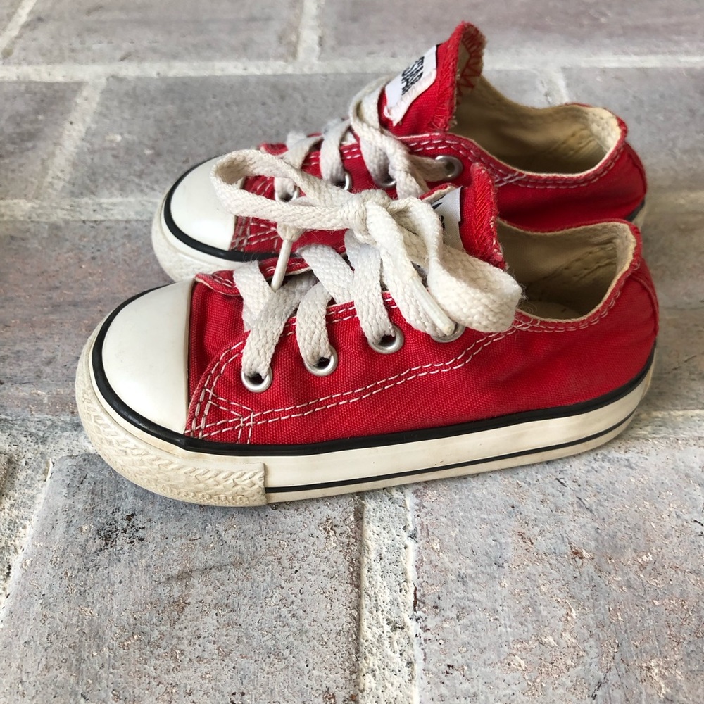Size 6 Toddler Red Chuck Taylor Converse Shoes